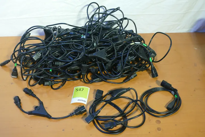 Konvolut Kaltgeräte - Verlängerung und Y Kabel